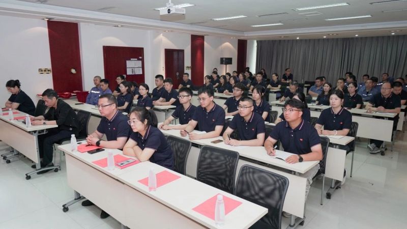 奮戰(zhàn)三十天，全面完成公司關(guān)鍵指標｜新科起重召開工作總結(jié)表彰大會