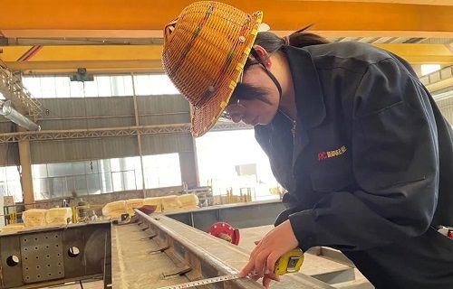 致敬勞模工匠彰顯榜樣力量